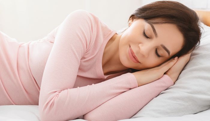 冷却マットで快適な眠りを実現するイメージ