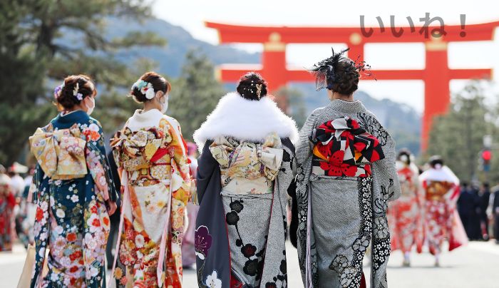 振袖姿の女性たち